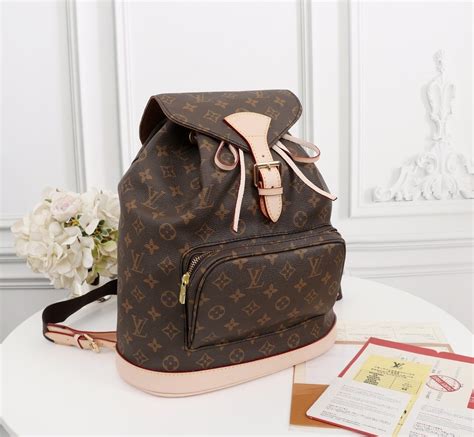 mochila gucci lv